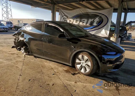 2023 Tesla Model Y z USA, uszkodzony, nr VIN 7SAYGAEE6PF869970